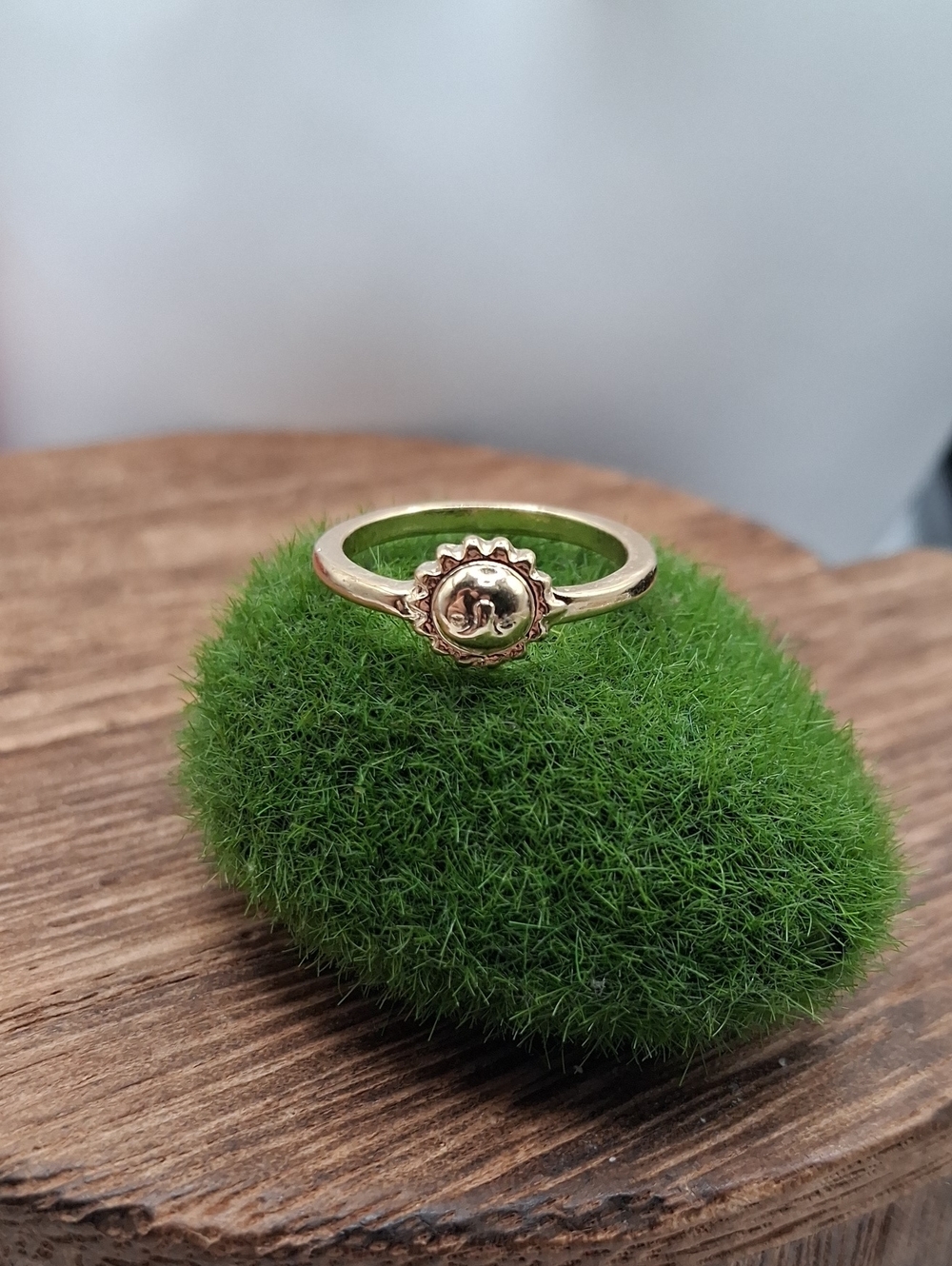 Sunflower Accent Ring - Women Jewelry Size 7.5 R916